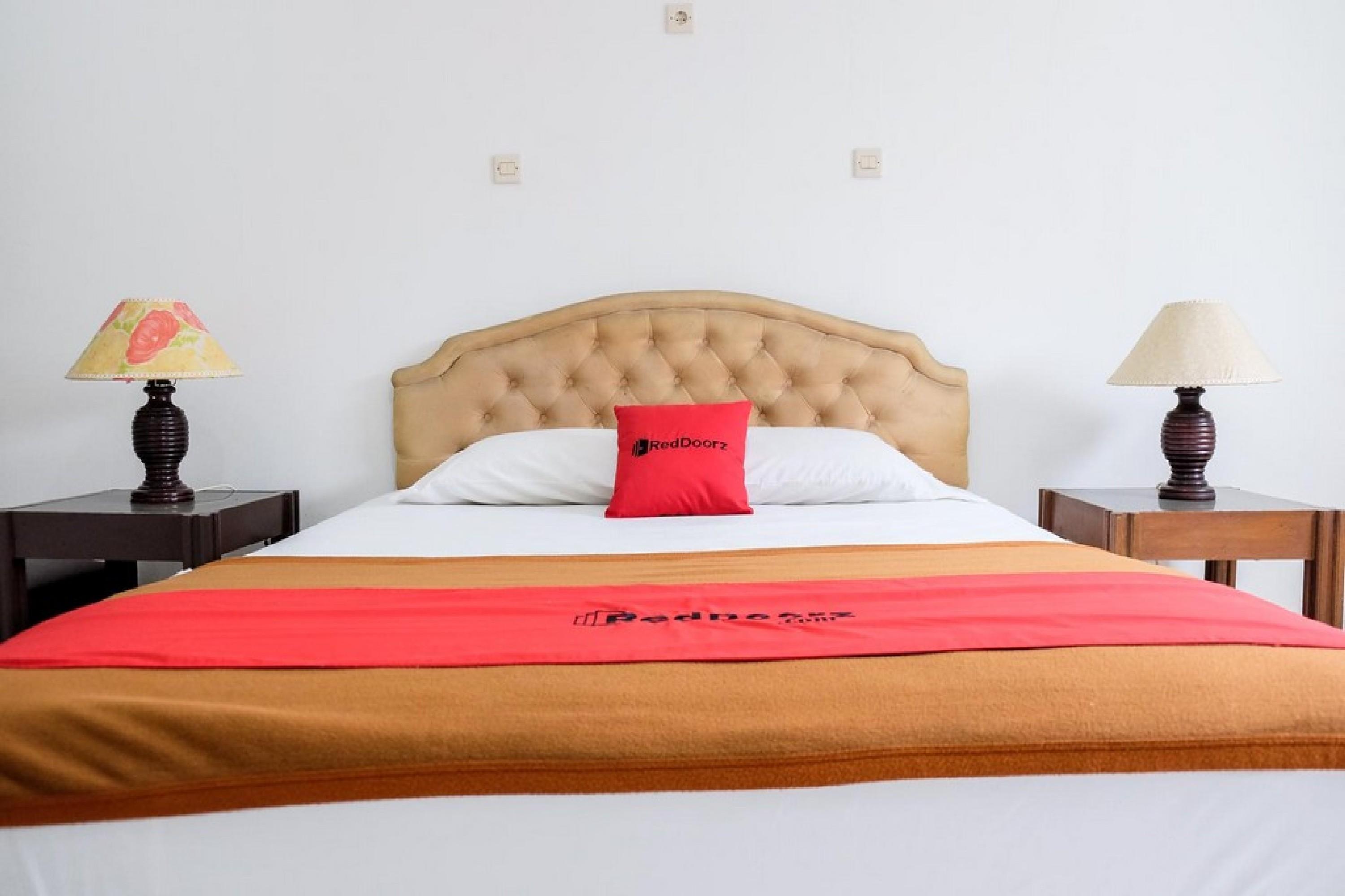 RedDoorz Plus near Jalan Baru Bogor Bagian luar foto