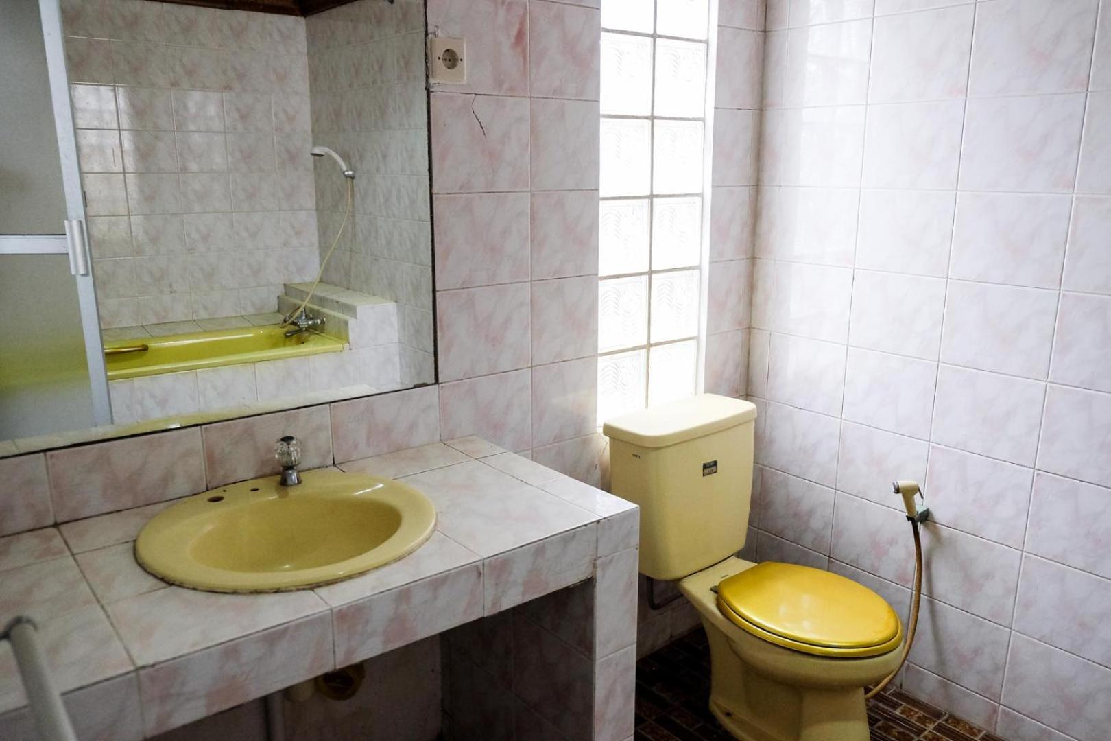 RedDoorz Plus near Jalan Baru Bogor Bagian luar foto