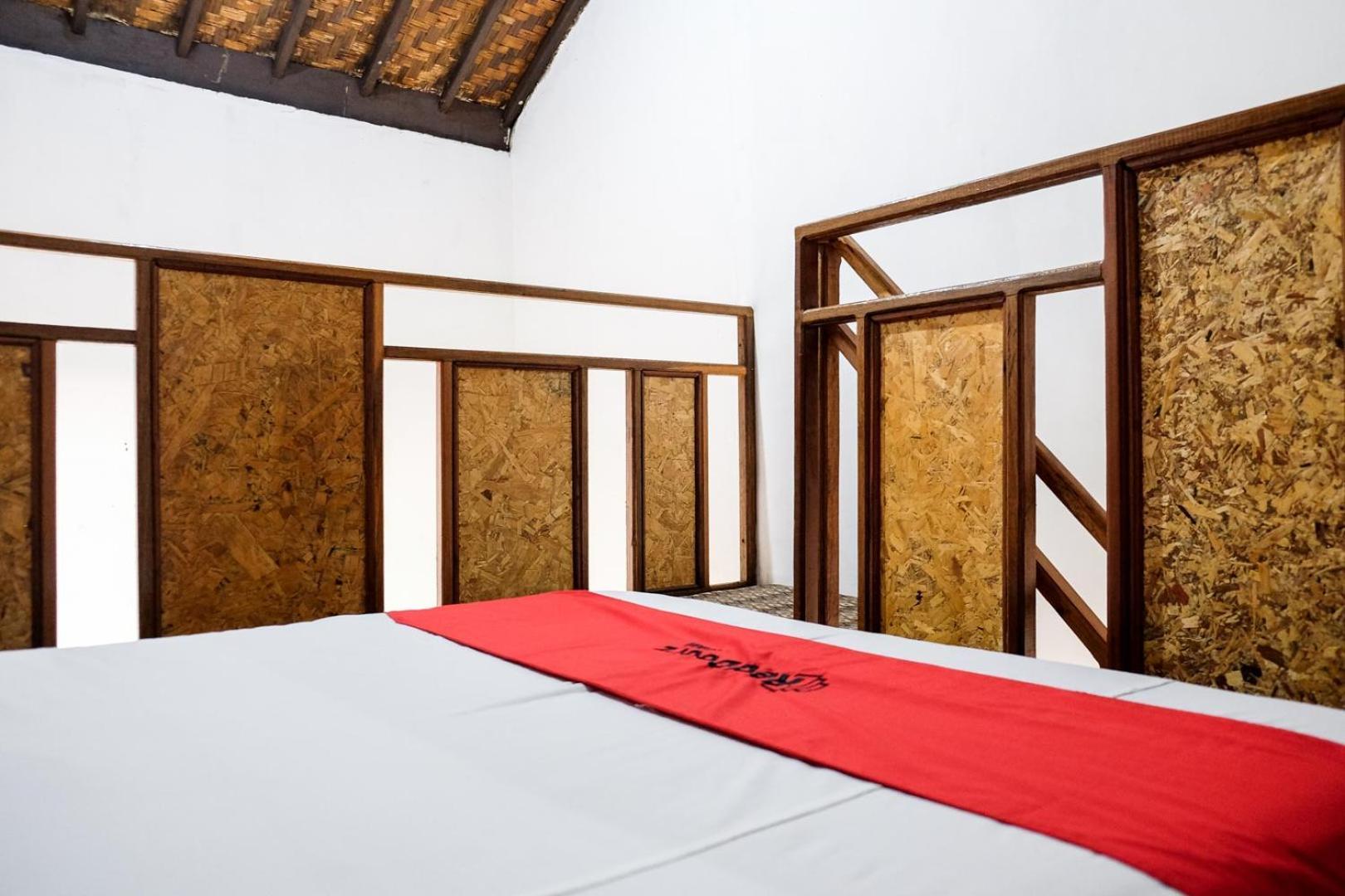RedDoorz Plus near Jalan Baru Bogor Bagian luar foto