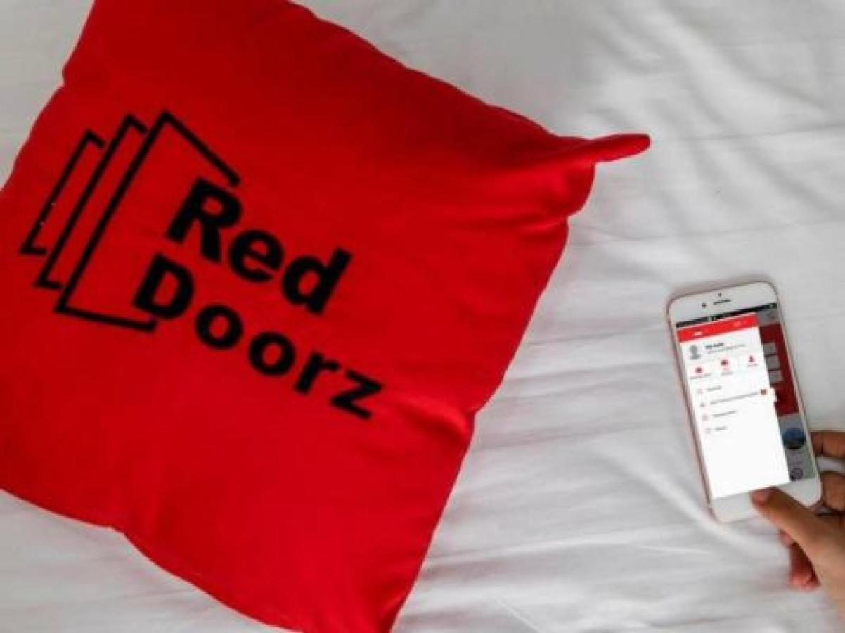 RedDoorz Plus near Jalan Baru Bogor Bagian luar foto